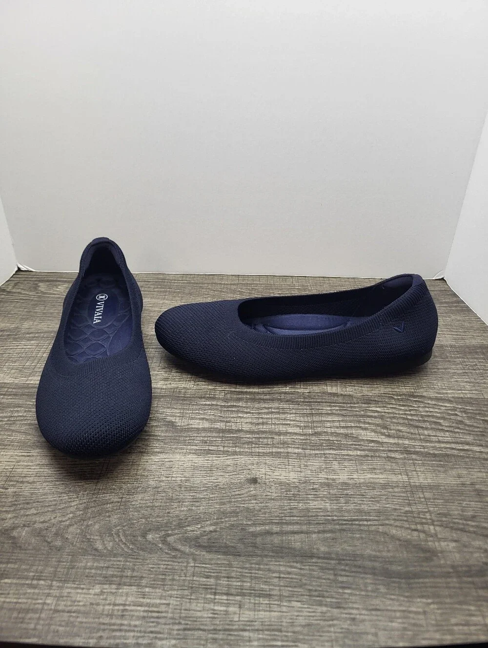 Vivaia Claire Round Toe Flats Shoes Slip-On Navy Blue Womens Size Us 7.5 Eu 38.5